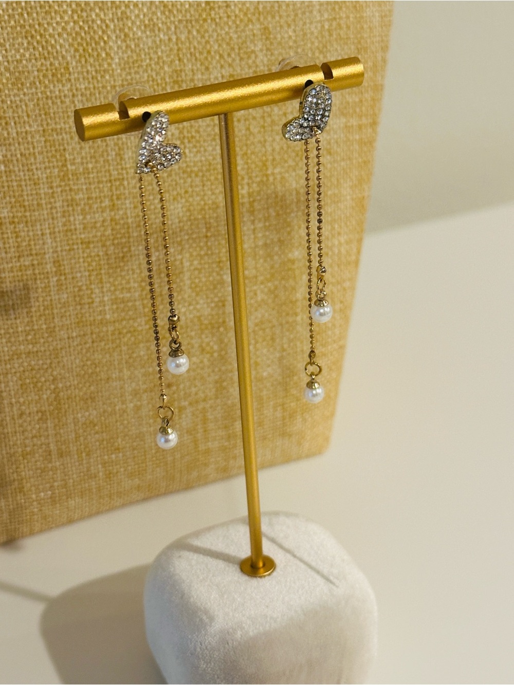 Fashion Jewelry Gold Heart Drop Earrings with Clear Crystals and White Pearls